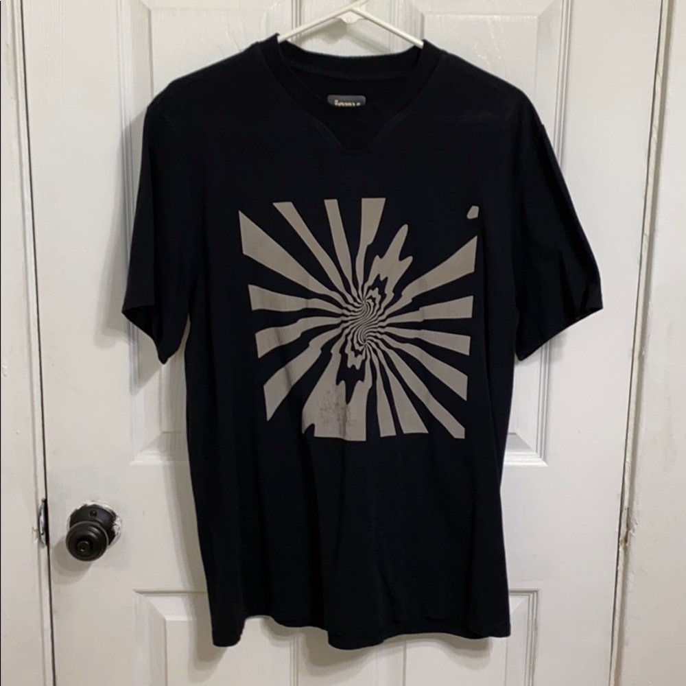 ICNY REFLECTIVE TSHIRT SZ LARGE